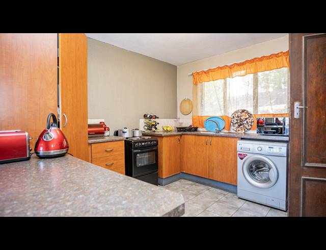 2 BEDROOM APARTMENT FOR SALE IN MONTCLAIR